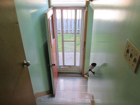 Photo 27 at 910 Scarborough Golf Club Road, Woburn, Toronto