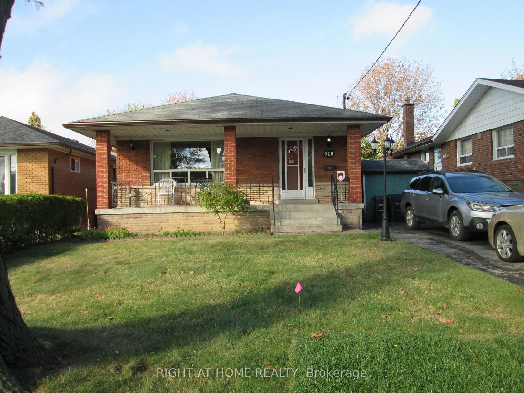 910 Scarborough Golf Club Road, Woburn, Toronto 