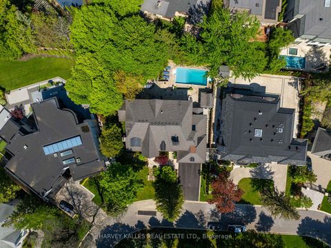 Photo 2 at 14 Denewood Crescent, Don Mills, Toronto