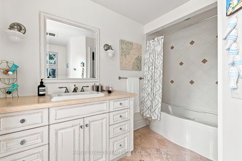 Photo 33 at 14 Denewood Crescent, Don Mills, Toronto