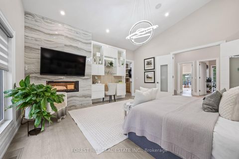 Photo 14 at 70 Devondale Avenue, Newtonbrook West, Toronto