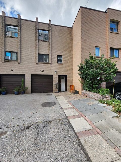 Photo 0 at 82 - 203 Lotherton Pathway, Glen Park, Toronto