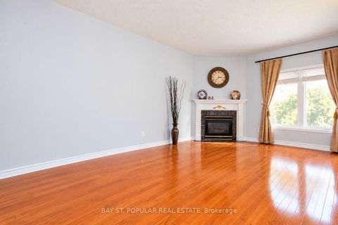 Photo 4 at 25 Subrisco Avenue, Devonsleigh, Richmond Hill
