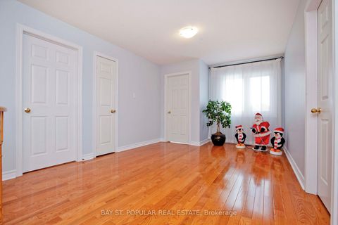 Photo 10 at 25 Subrisco Avenue, Devonsleigh, Richmond Hill
