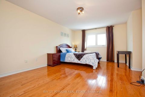 Photo 11 at 25 Subrisco Avenue, Devonsleigh, Richmond Hill