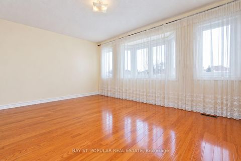Photo 13 at 25 Subrisco Avenue, Devonsleigh, Richmond Hill