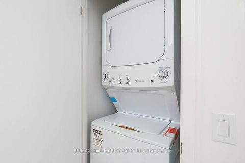 Photo 14 at 2 - 180 Clonmore Drive, Cliffside, Toronto