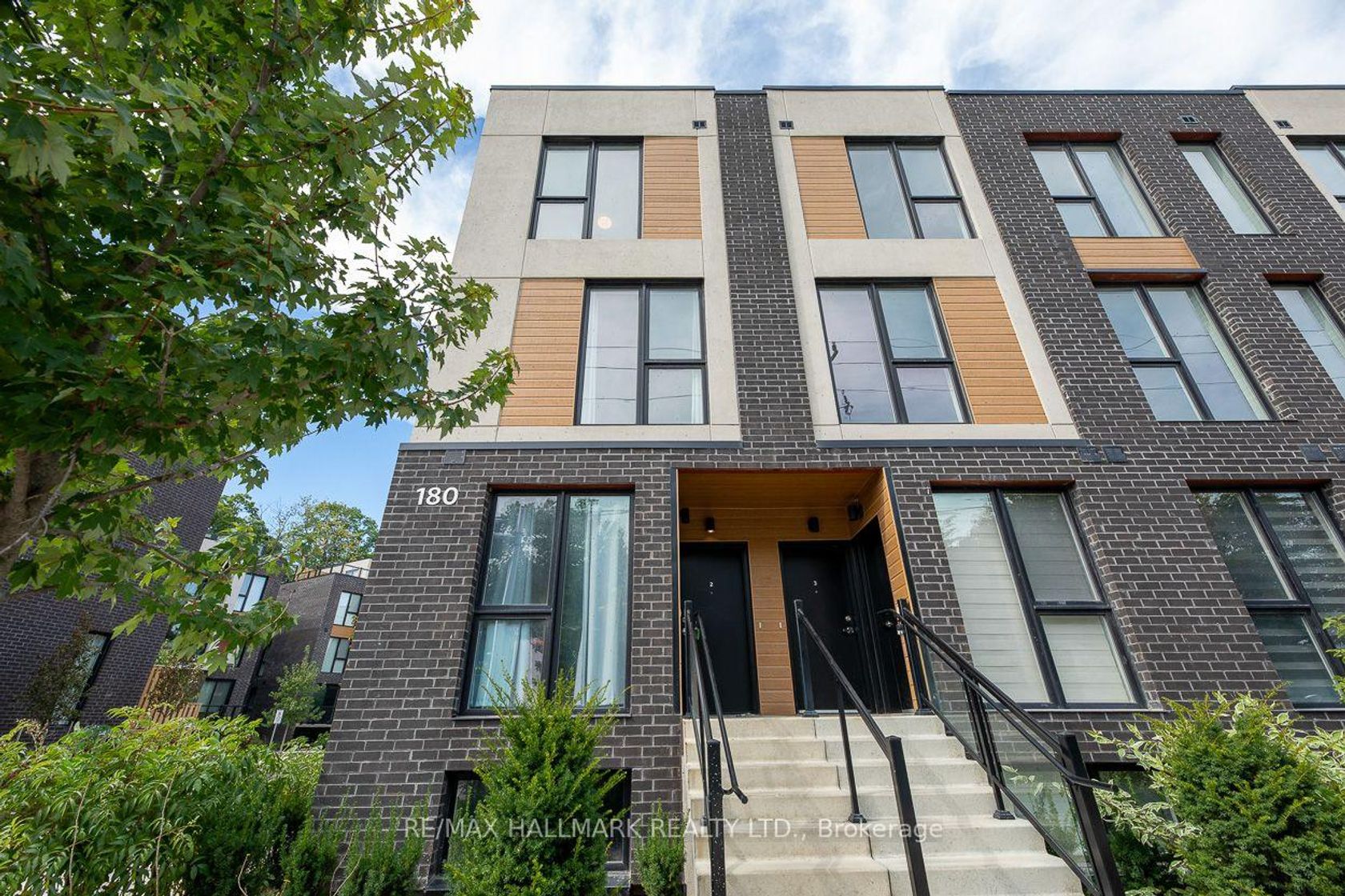 2 - 180 Clonmore Drive, Cliffside, Toronto 