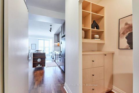 Photo 7 at 806 - 20 Scrivener Square, Moore Park, Toronto