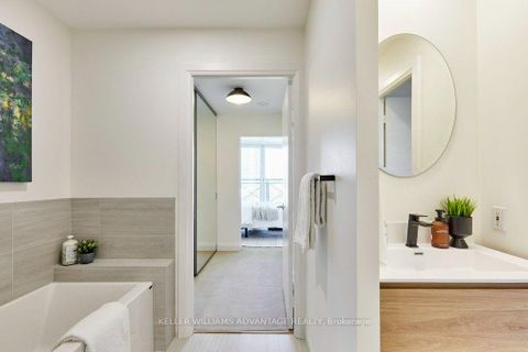 Photo 13 at 806 - 20 Scrivener Square, Moore Park, Toronto