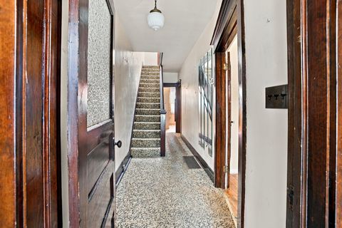 Photo 1 at 172 Quebec Avenue, High Park North, Toronto