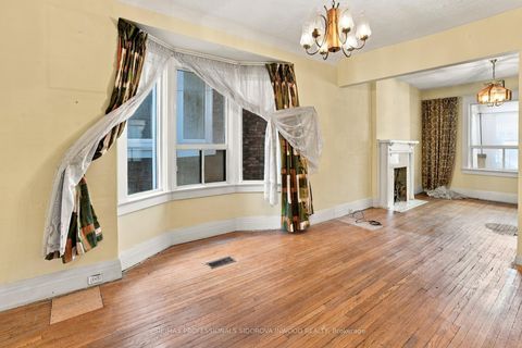 Photo 4 at 172 Quebec Avenue, High Park North, Toronto