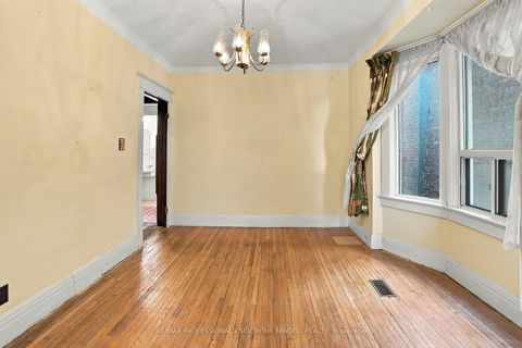 Photo 5 at 172 Quebec Avenue, High Park North, Toronto