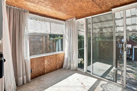 Photo 9 at 172 Quebec Avenue, High Park North, Toronto