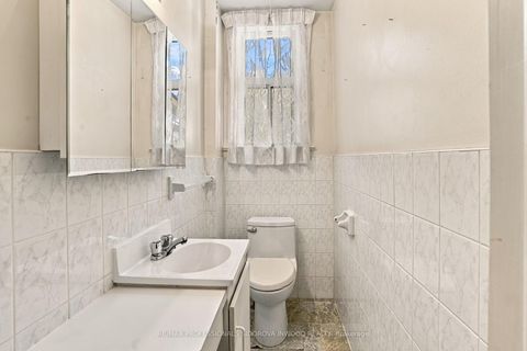 Photo 10 at 172 Quebec Avenue, High Park North, Toronto