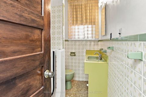 Photo 13 at 172 Quebec Avenue, High Park North, Toronto