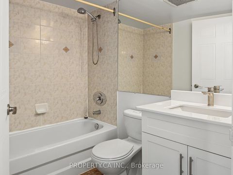 Photo 7 at 812 - 238 Doris Avenue, Willowdale East, Toronto