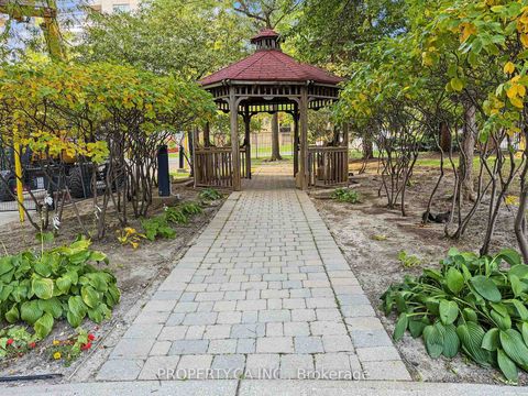 Photo 18 at 812 - 238 Doris Avenue, Willowdale East, Toronto