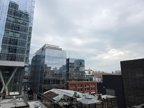 Photo 11 at 605 - 330 Richmond Street W, Waterfront Communities C1, Toronto