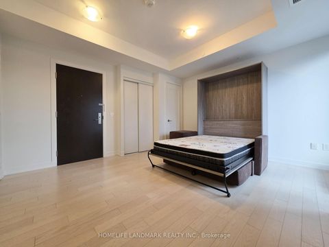 Photo 15 at 605 - 330 Richmond Street W, Waterfront Communities C1, Toronto