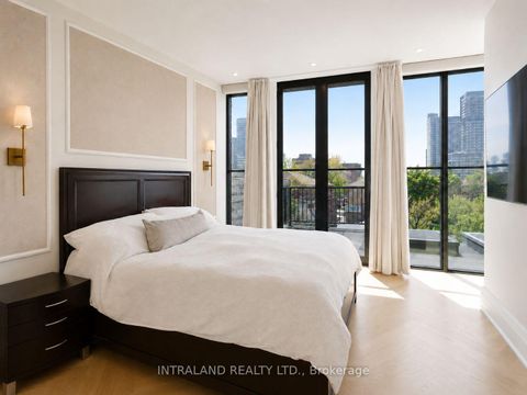 Photo 11 at 39 Chandos Avenue, Junction, Toronto
