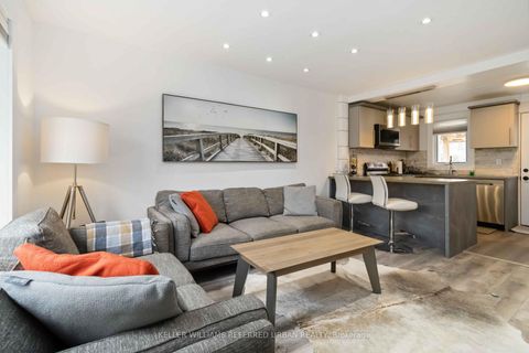 Photo 2 at 310 Senlac Road, Willowdale West, Toronto