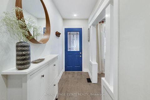 Photo 2 at 1265 Woodbine Avenue, Lumsden, Toronto