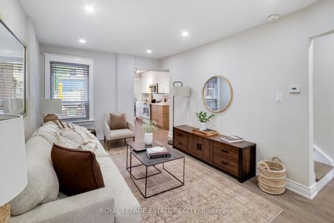 Photo 5 at 1265 Woodbine Avenue, Lumsden, Toronto