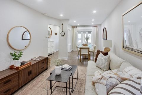 Photo 6 at 1265 Woodbine Avenue, Lumsden, Toronto