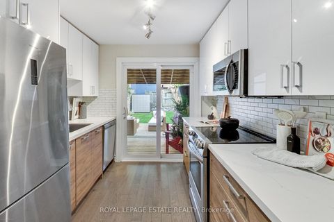 Photo 9 at 1265 Woodbine Avenue, Lumsden, Toronto