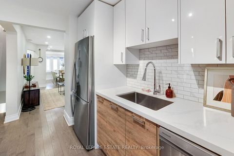 Photo 11 at 1265 Woodbine Avenue, Lumsden, Toronto
