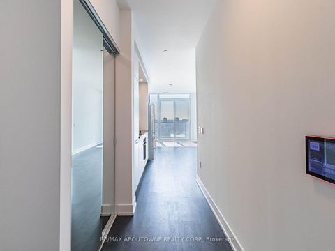 Photo 7 at 2208 - 30 Inn On The Park Drive, Don Mills, Toronto