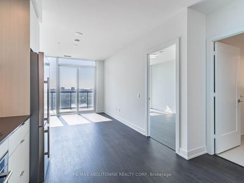 Photo 8 at 2208 - 30 Inn On The Park Drive, Don Mills, Toronto