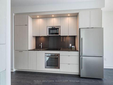 Photo 9 at 2208 - 30 Inn On The Park Drive, Don Mills, Toronto