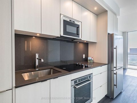 Photo 11 at 2208 - 30 Inn On The Park Drive, Don Mills, Toronto