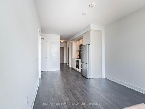 Photo 14 at 2208 - 30 Inn On The Park Drive, Don Mills, Toronto