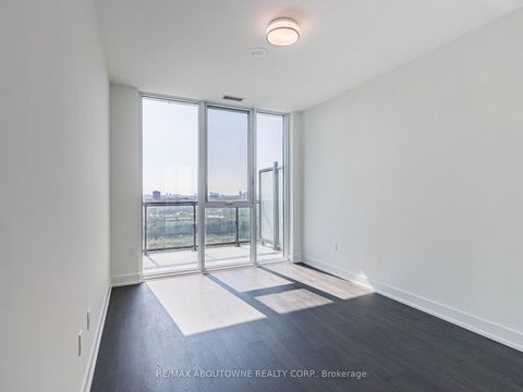 Photo 15 at 2208 - 30 Inn On The Park Drive, Don Mills, Toronto