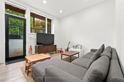 Photo 34 at 17 Walford Road, Kingsway South, Toronto