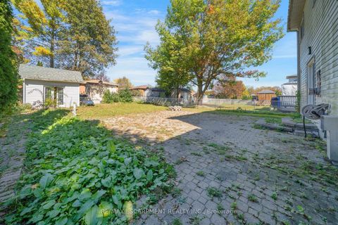 Photo 2 at 1944 Applewood Avenue, Alcona, Innisfil