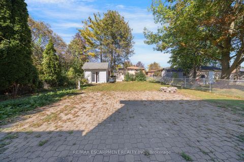 Photo 3 at 1944 Applewood Avenue, Alcona, Innisfil
