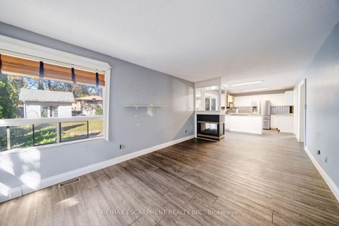 Photo 13 at 1944 Applewood Avenue, Alcona, Innisfil