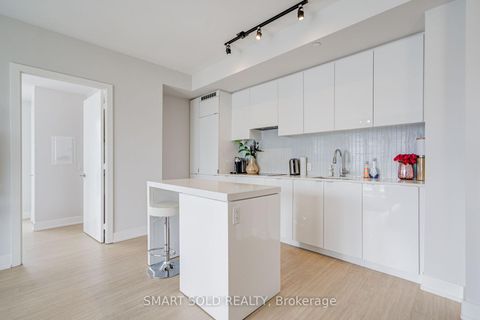 Photo 4 at 3211 - 7 Grenville Street, Bay Street Corridor, Toronto