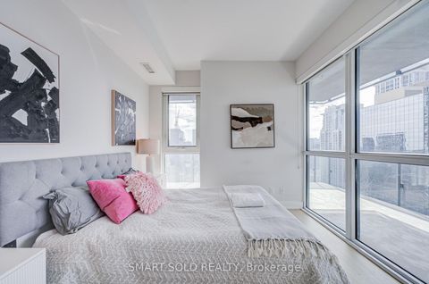 Photo 13 at 3211 - 7 Grenville Street, Bay Street Corridor, Toronto