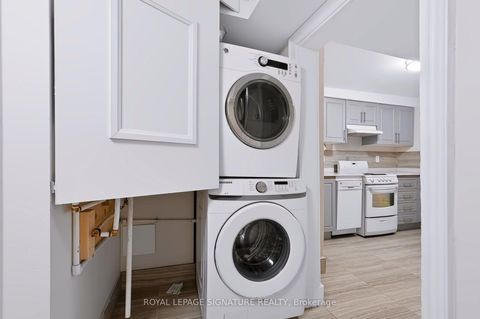 Photo 16 at 23 Myrtle Avenue, South Riverdale, Toronto