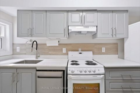 Photo 23 at 23 Myrtle Avenue, South Riverdale, Toronto