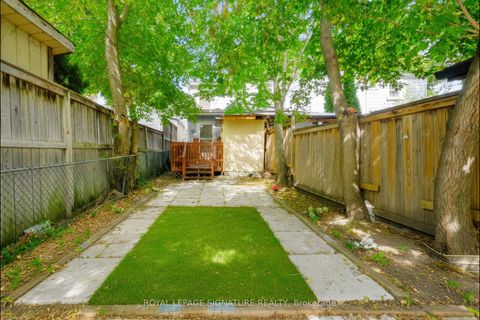 Photo 37 at 23 Myrtle Avenue, South Riverdale, Toronto
