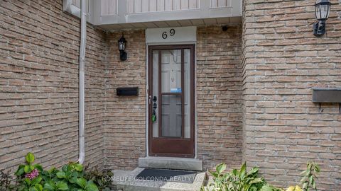 Photo 1 at 69 - 1290 Bridletowne Circle, L'Amoreaux, Toronto