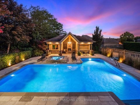 Photo 2 at 171 Oxford Street, Mill Pond, Richmond Hill