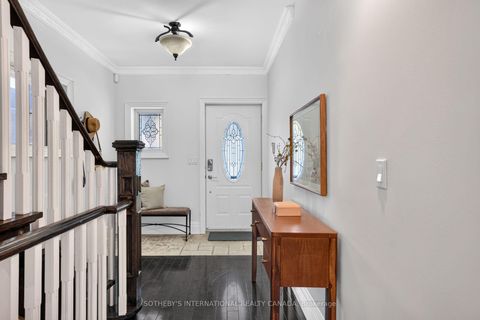Photo 2 at 33 Beatrice Street, Bellwoods, Toronto