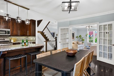 Photo 11 at 33 Beatrice Street, Bellwoods, Toronto